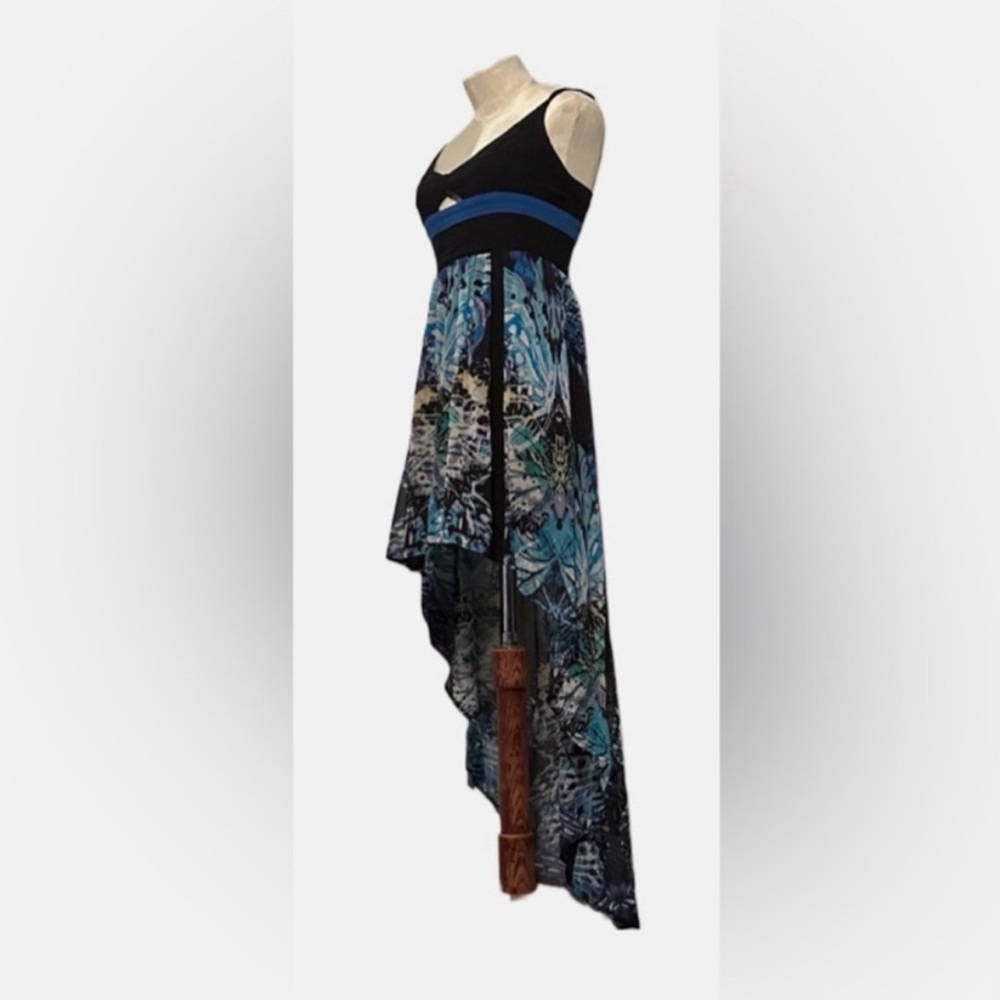 Gorgeous Butterfly Print Dress by Bebe - Picture 4 of 8